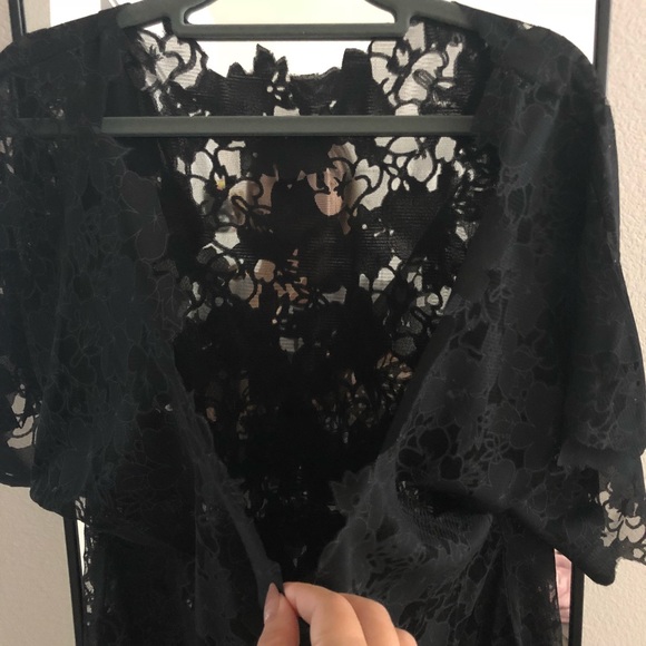 RIK VILLA LACE TUNIC T-SHIRT IN BLACK - Picture 5 of 6